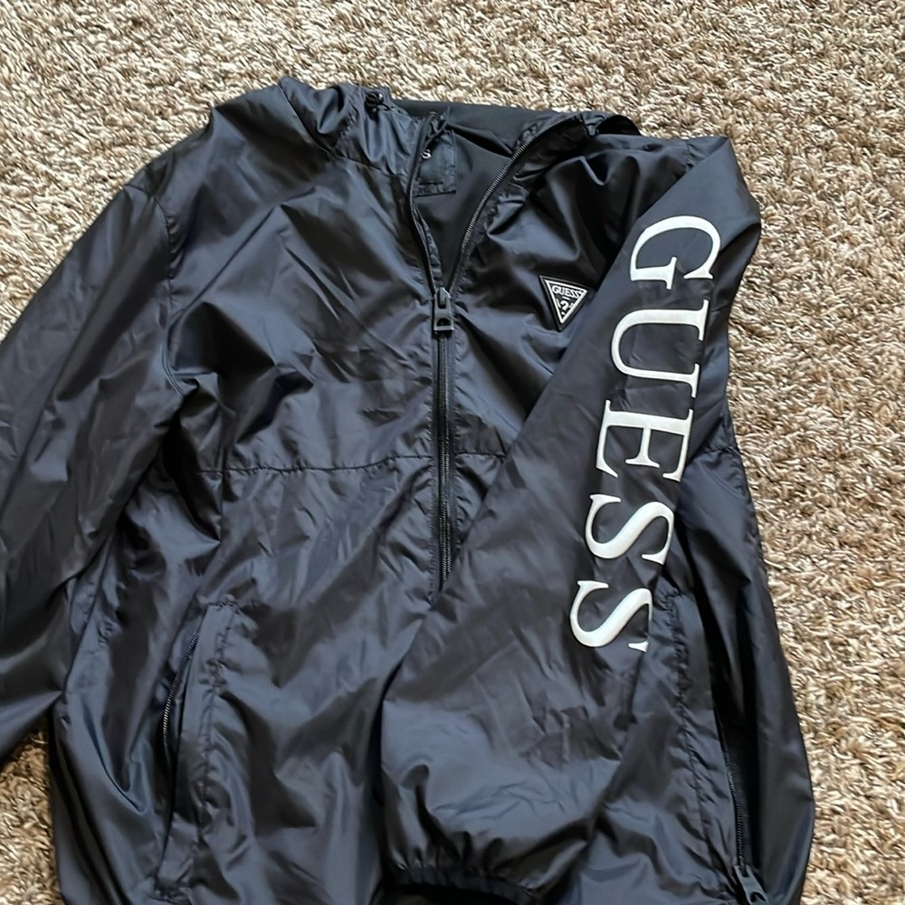 Guess windbreaker